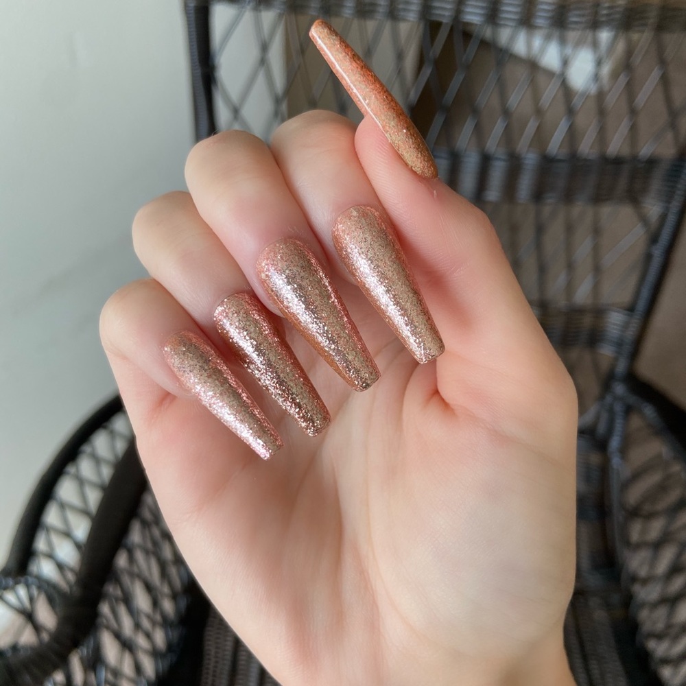 “Glitter Bomb🌿” Press-On Nails